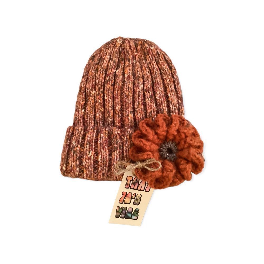 NWT Women’s Flower Accent Mix Yarn Beanie